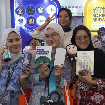 Pameran Pelayanan Hukum dalam Acara Kampung Hukum MA