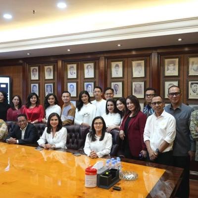 Buka Puasa Bersama Menteri Hukum dan News Anchor